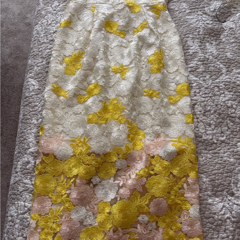 Dress the Population Cream Lace Maxi with Yellow Floral Embroidery - Picture 5 of 8